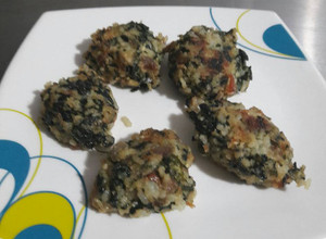 Una foto de Croquetas de arroz y espinaca