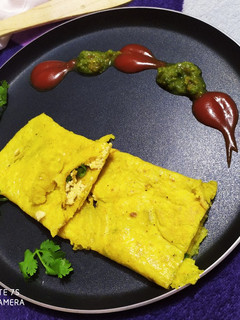 पनीर स्टफ मूंग दाल का चीला (Paneer stuff moong dal ka cheela recipe in Hindi) रेसिपी मुख्य फोटो