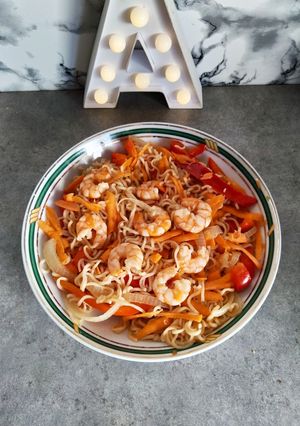 Une photo de Nouilles sautés aux crevettes