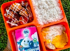 Foto resep Bekal Anak Sekolah (nasi+telur ceplok+sosis bakso saus barbeque)