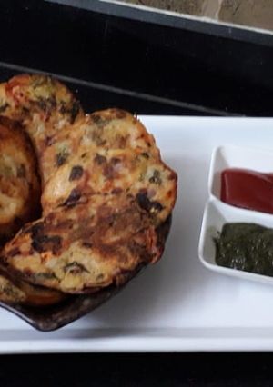 A picture of Leftover rice mini uttapam.