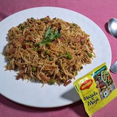 A picture of Vermicelli Chinese style.