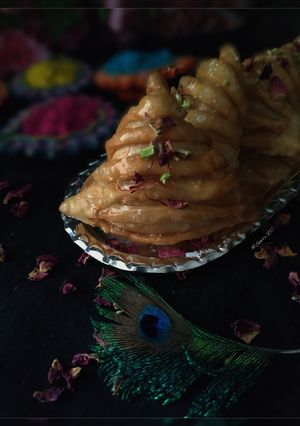 A picture of Mawa Sweet Samosa.