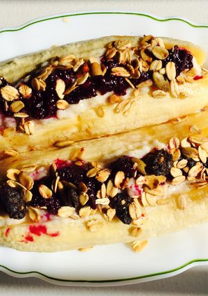 A picture of Banana Split Oats and Jamun.
