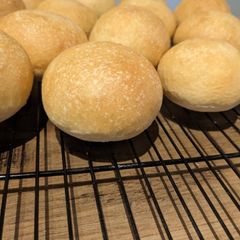 A picture of Mennonite Buns.