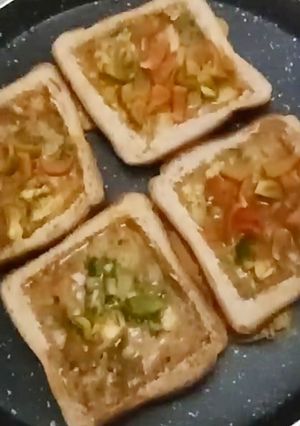 ब्रेड ऑमलेट(Bread omelette recipe in Hindi) रेसिपी मुख्य फोटो