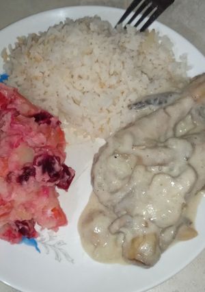 Una foto de Pollo en salsa de champiñones