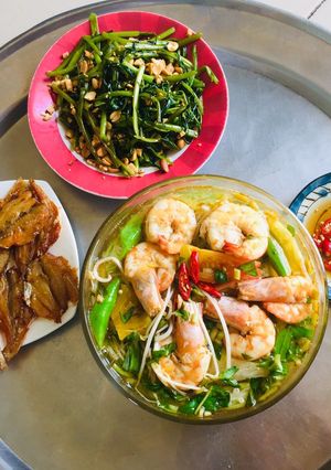 Hình của món Canh chua tômCá khô đù chiênRau muống xào tỏi.