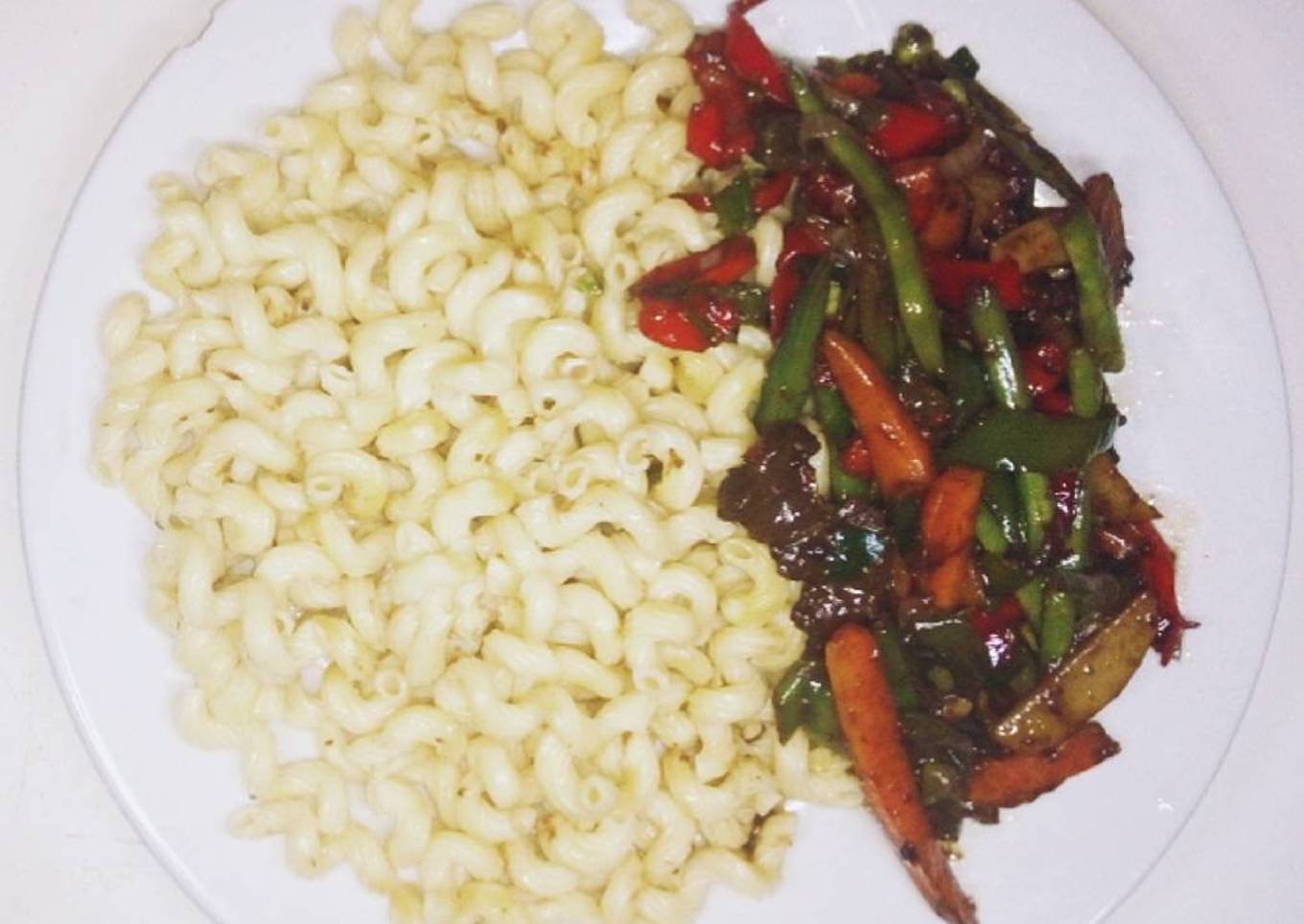 Macaroni and beef stir fry sauce