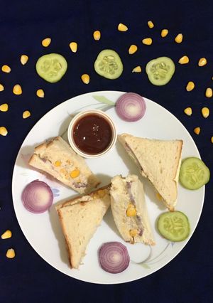 A picture of 4 C Sandwich.