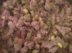 Una foto de Carne de res a la mexicana (puede ser bisteck o falda)