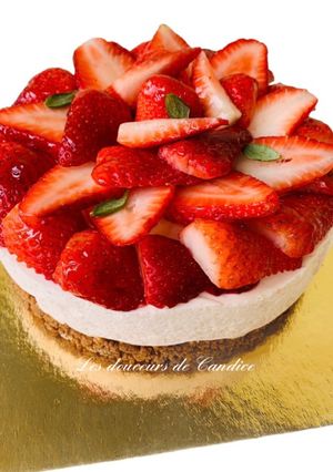 Une photo de CHEESECAKE AUX FRAISES SANS CUISSON (pour un moule de 15cm)