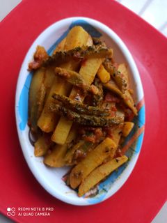 করলা আলুর ঝাল (karela alur jhal recipe in Bengali) রেসিপির প্রধান ছবি