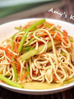 涼拌干絲 零廚藝小菜 的食譜成品照片