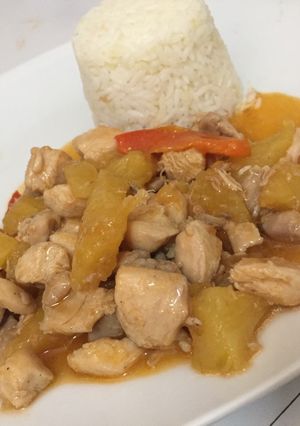 Una foto de Pollo con Piña 🍍