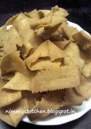 A picture of Ribbon Pakoda.