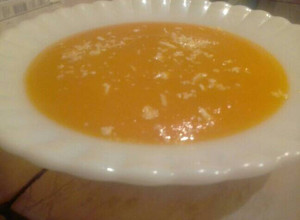 Una foto de Sopa Crema de Zapallo "Saludable"