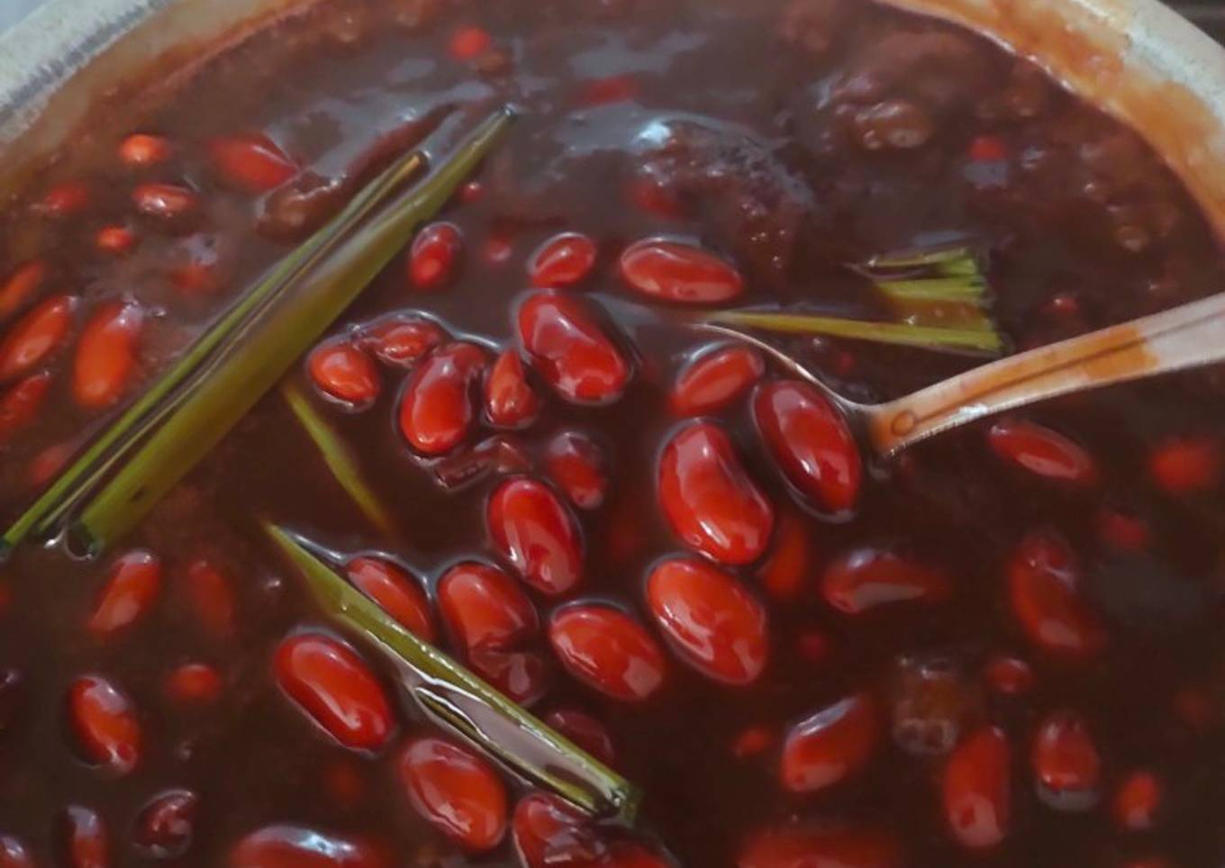 Es kacang merah manado