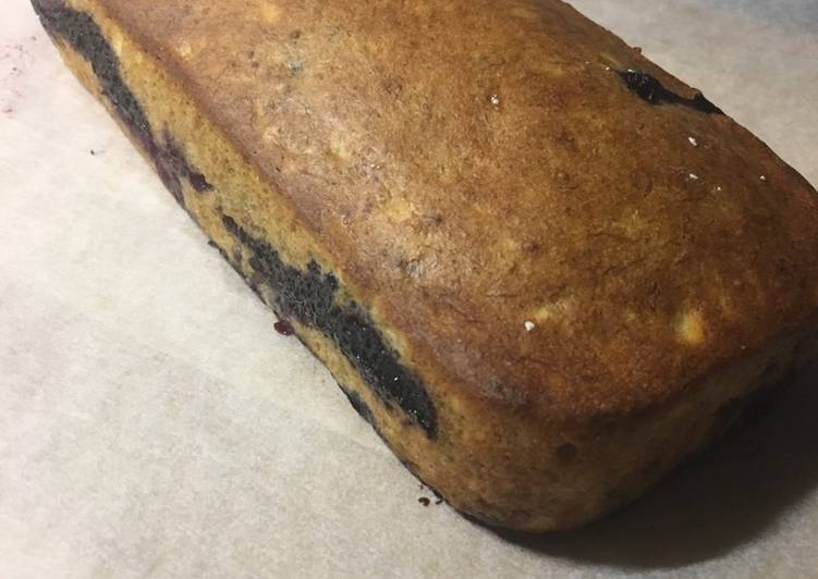 Bizcocho de plátano y arándanos (Banana bread)