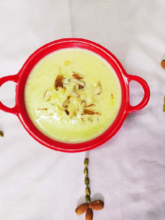 શાહી ખીર (Shahi Kheer Recipe In Gujarati) રેસીપી મુખ્ય ફોટો