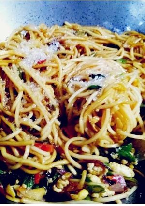 चाऊमीन (Chowmein recipe in Hindi) रेसिपी मुख्य फोटो