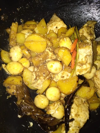 Langkah Gampang Membikin Resep Semur kentang, tahu dan telur puyuh yang Bikin Ngiler Anti Ribet, Bikin Ngiler