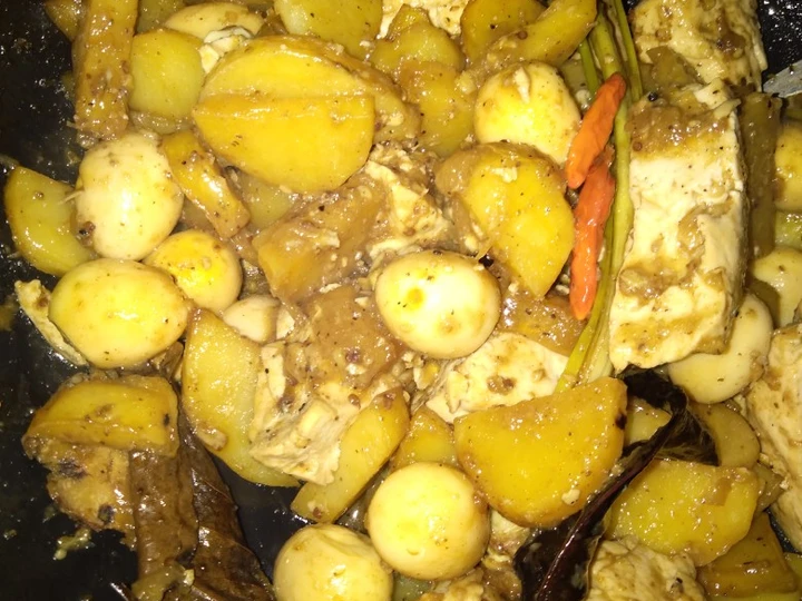 Langkah Gampang Membikin Resep Semur kentang, tahu dan telur puyuh yang Bikin Ngiler Anti Ribet, Bikin Ngiler