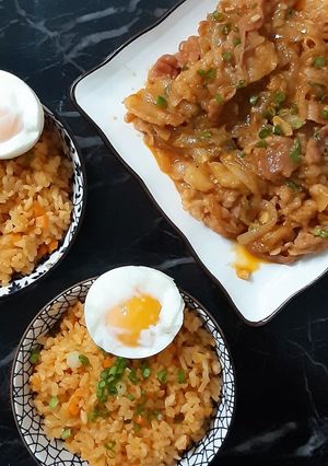 รูปของ Korean Fried Rice and Stir Fried Pork Belly with Gochojang Sauce