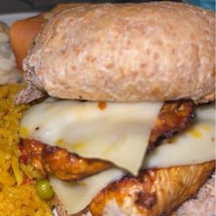 A picture of Nandos Burger.