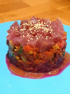 Una foto de Tartar triple rojo