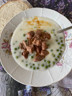 Zöldborsófőzelék, vörösboros sertéspörköltel.😉 recept fotója