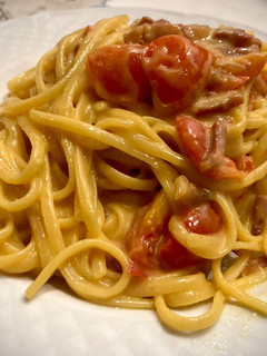 Foto di Linguine ai fichi d’india pecorino prosciutto crudo e pomodorini