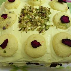 A picture of Rasmalai Cake.