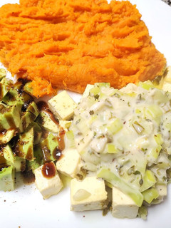 Foto de Tofu com molho de alho francês