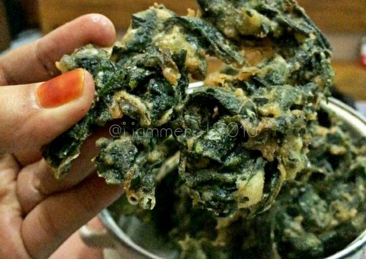 Bahan Bakwan Daun Singkong - Blendrat | Resep Membuat Bakwan Daun Singkong - Blendrat Yang Paling Enak