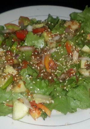 A picture of Spicy lettuce salad.