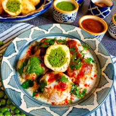 A picture of Matar Dahiwada/ Dahi Bhalla.