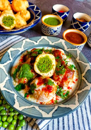 A picture of Matar Dahiwada/ Dahi Bhalla.