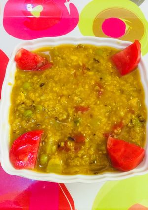 A picture of Bajra mix veg daliya.