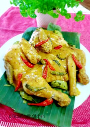 A picture of Javanese lodho chicken (ayam lodho).