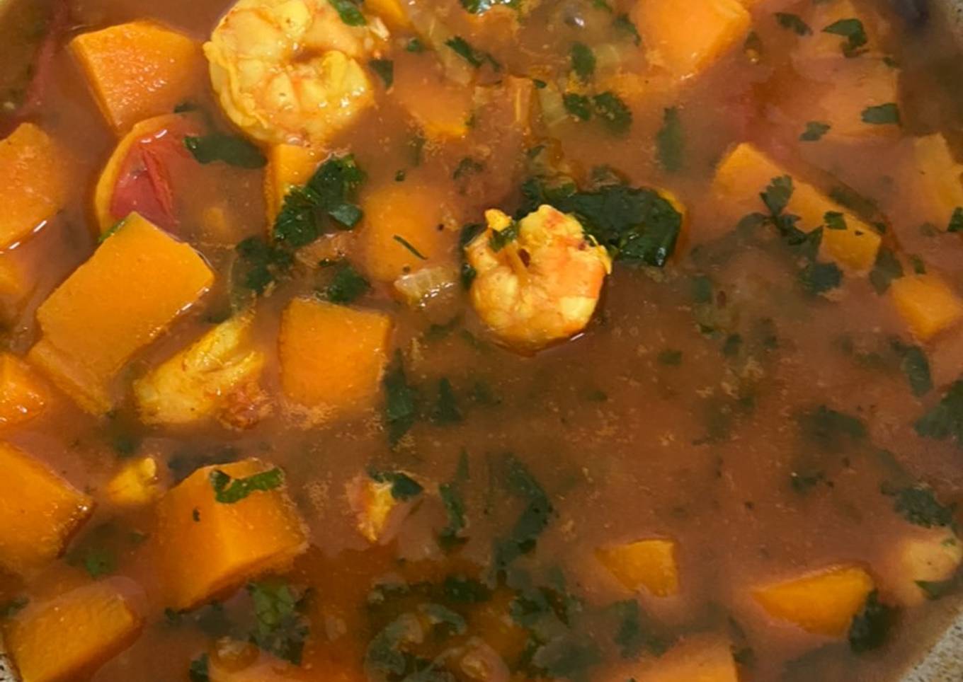 Shrimp curry with creamy pumpkin