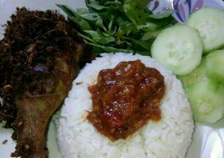 Resep Bebek goreng berempah yang Enak