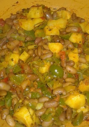 A picture of Rajmah aalu with shimla mirch.