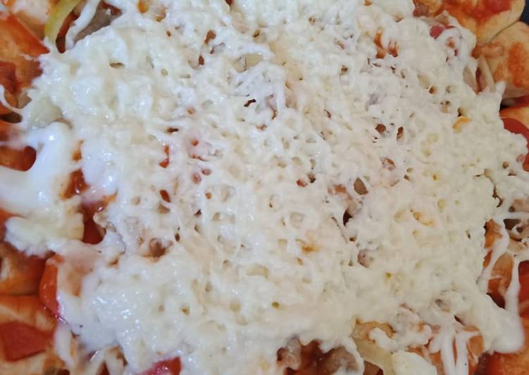 Cara Gampang Membuat Pizza teflon tabur Mozzarella, Lezat Sekali