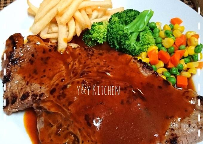 Resep Beef Steak Rumahan Simple Oleh YNy - Cookpad