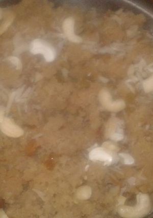 सूजी केले का हल्वा (Suji banana ka halwa recipe in hindi) रेसिपी मुख्य फोटो