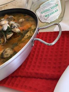 Una foto de Cataplana pescado y mariscos