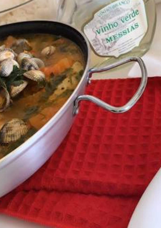 Una foto de Cataplana pescado y mariscos
