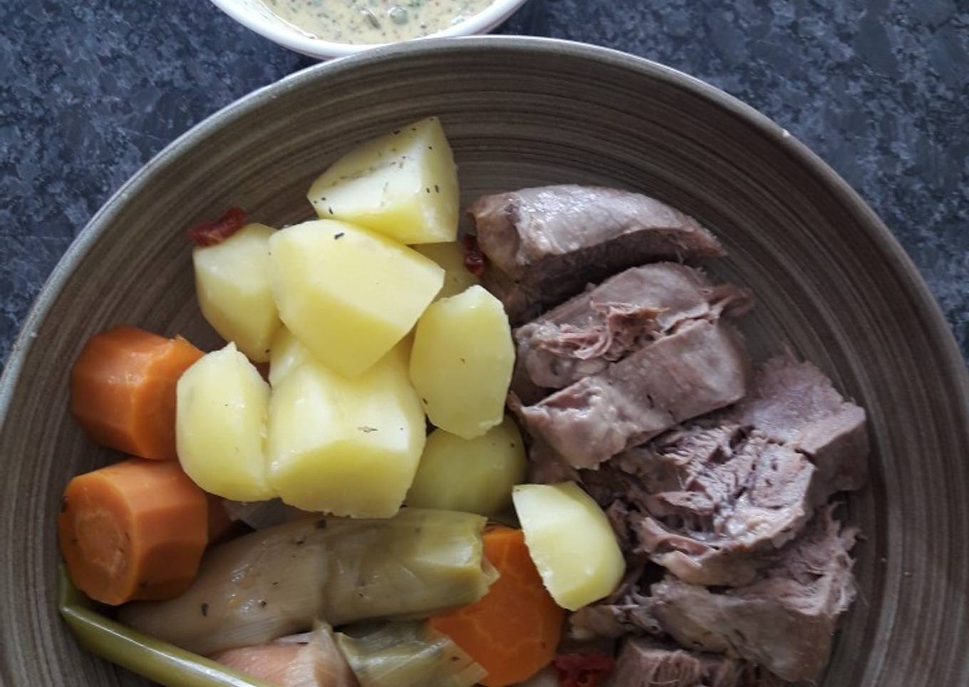 Langue de veau sauce moutarde
