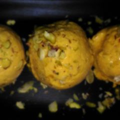 A picture of Mango Roasted Pista Ice Cream.